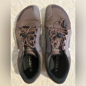 Vivobarefoots Primus trail firm ground 9/40 Mauve
